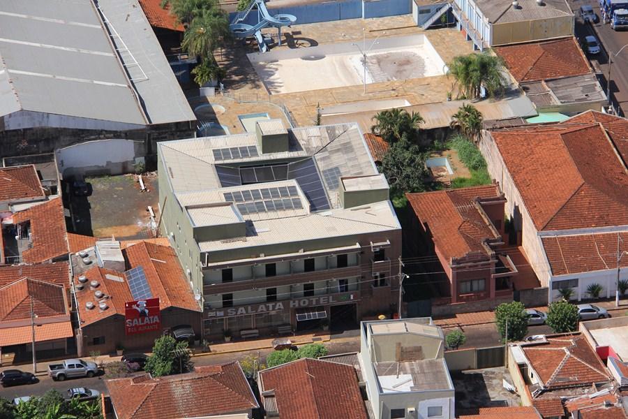 Salata Hotel Centro Jardinópolis Exteriör bild